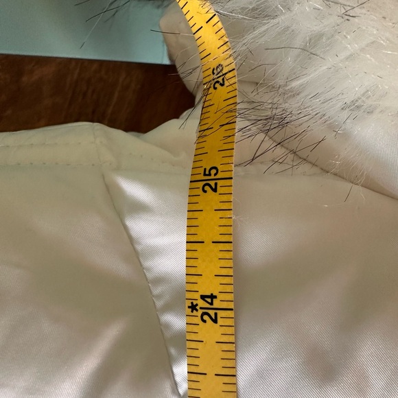 Nautica White Puffer Jacket ski coat Faux Fur Hood white with black highlights M - Picture 8 of 17